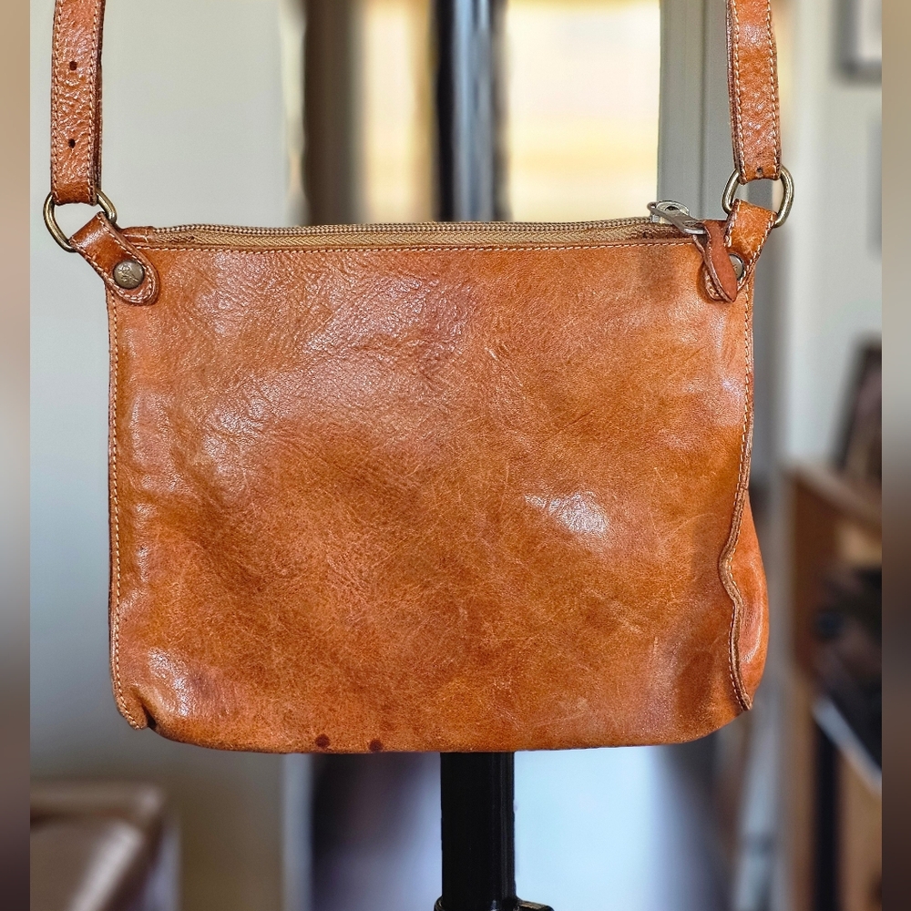 Il Bisonte Vintage Tan Leather Crossbody Bag - Picture 8 of 12